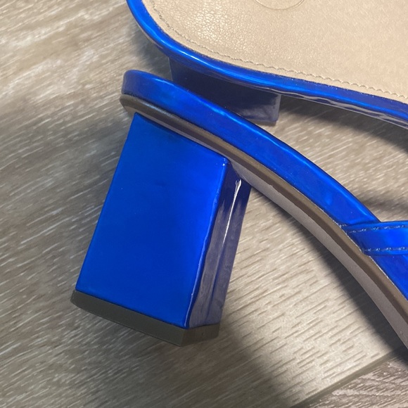 Cobalt blue patent sandals - Picture 3 of 5